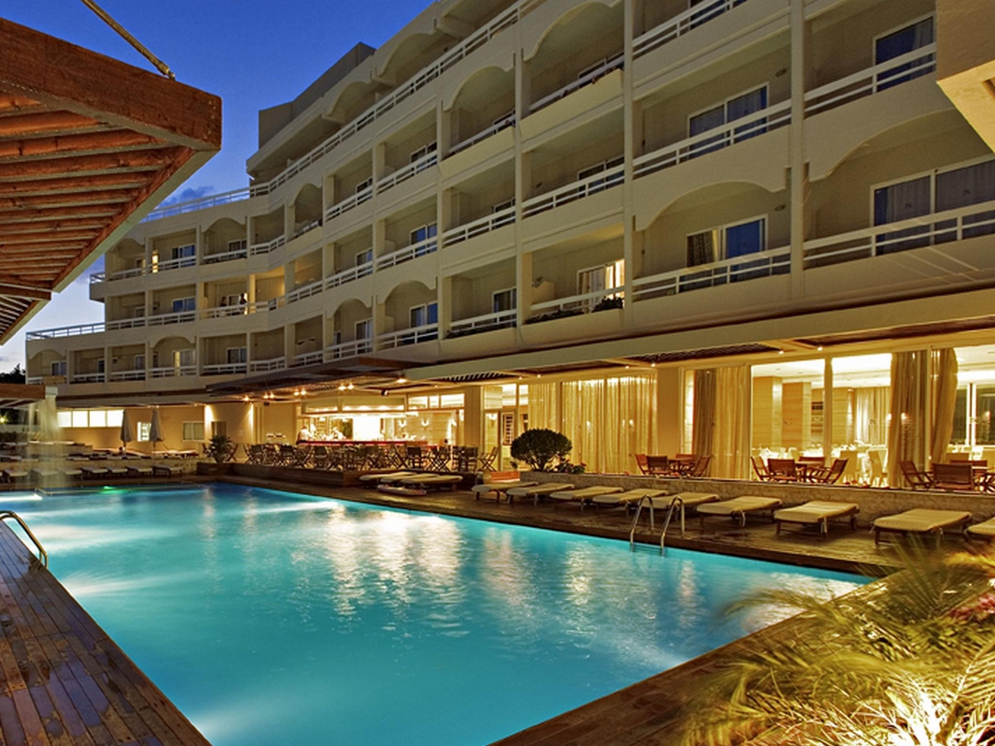 Athineon Hotel Rhodes City Екстериор снимка