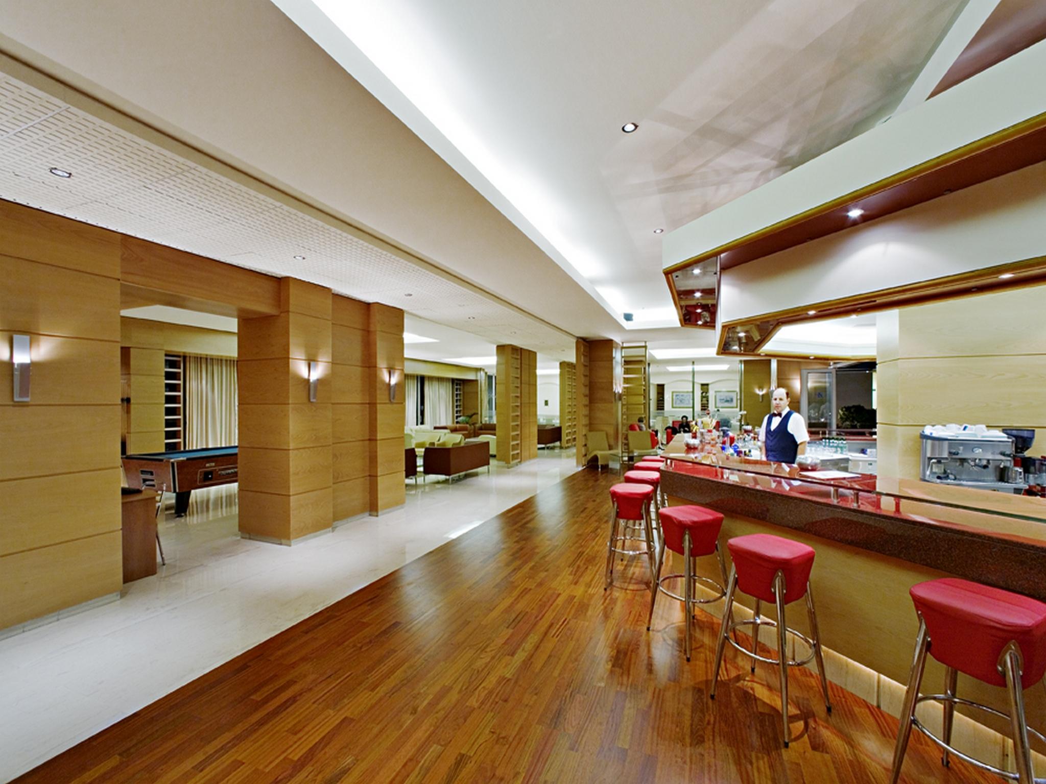 Athineon Hotel Rhodes City Екстериор снимка