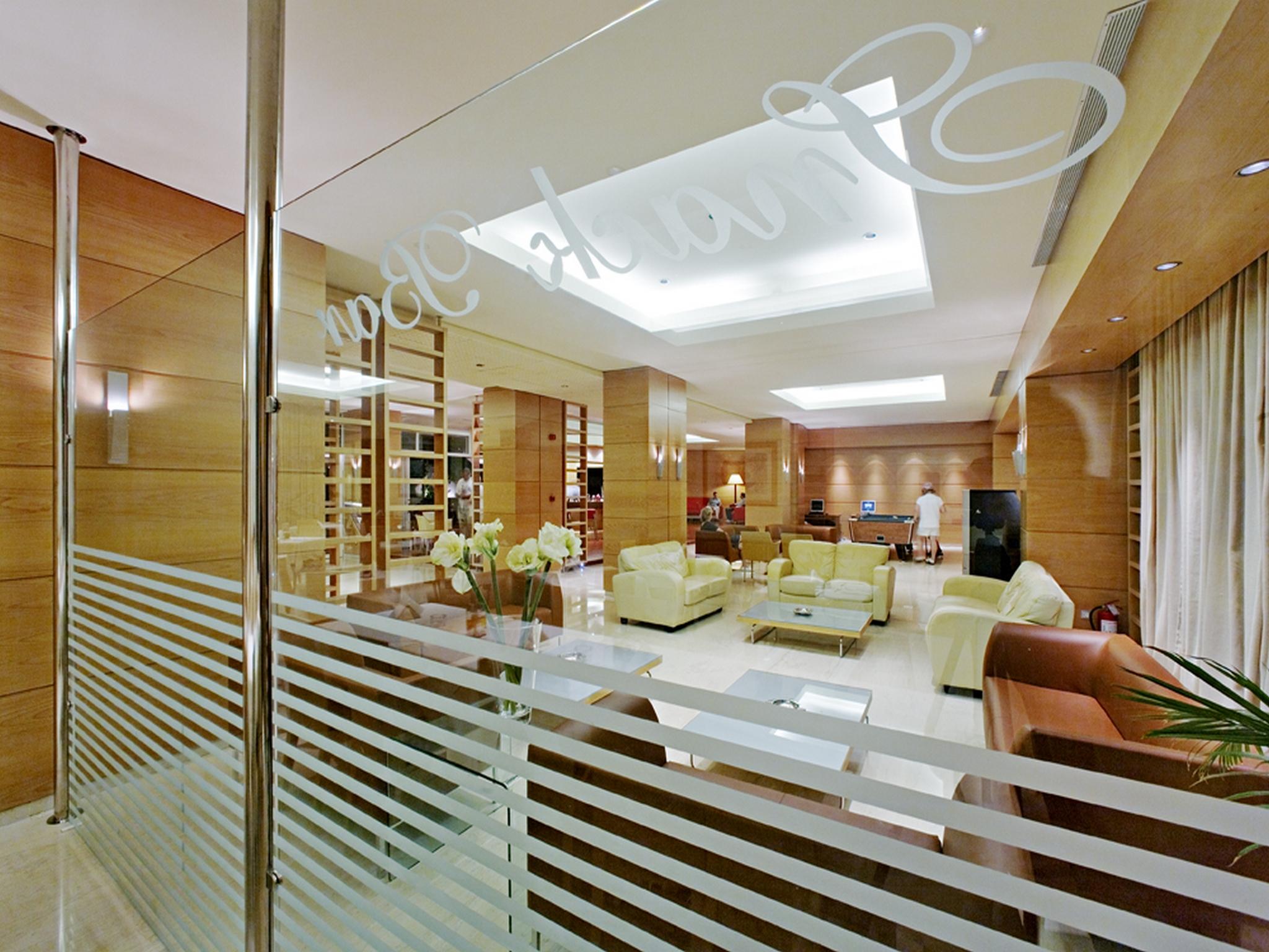 Athineon Hotel Rhodes City Екстериор снимка