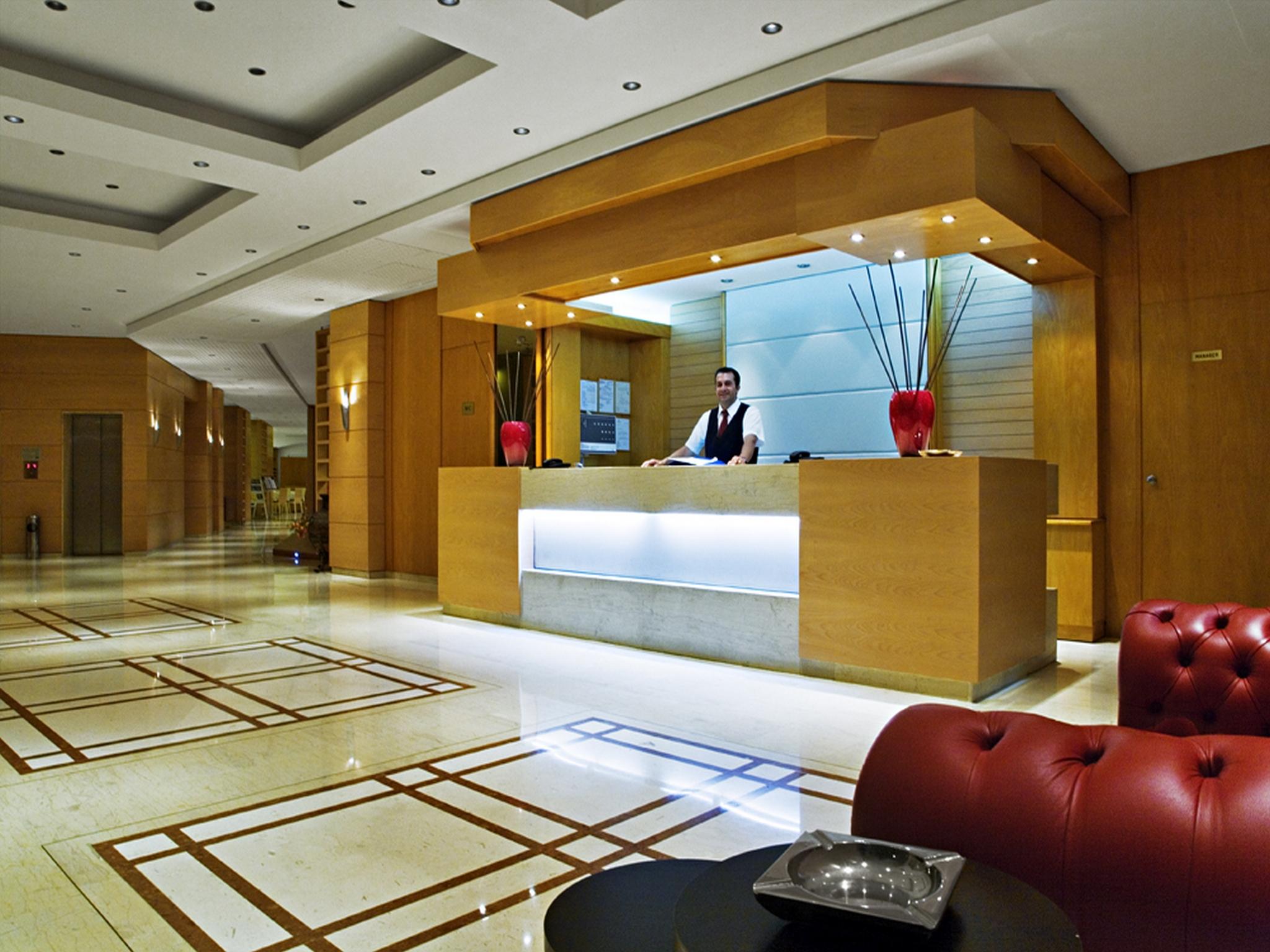 Athineon Hotel Rhodes City Екстериор снимка
