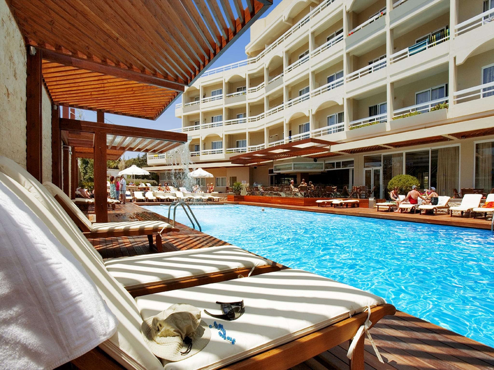 Athineon Hotel Rhodes City Екстериор снимка