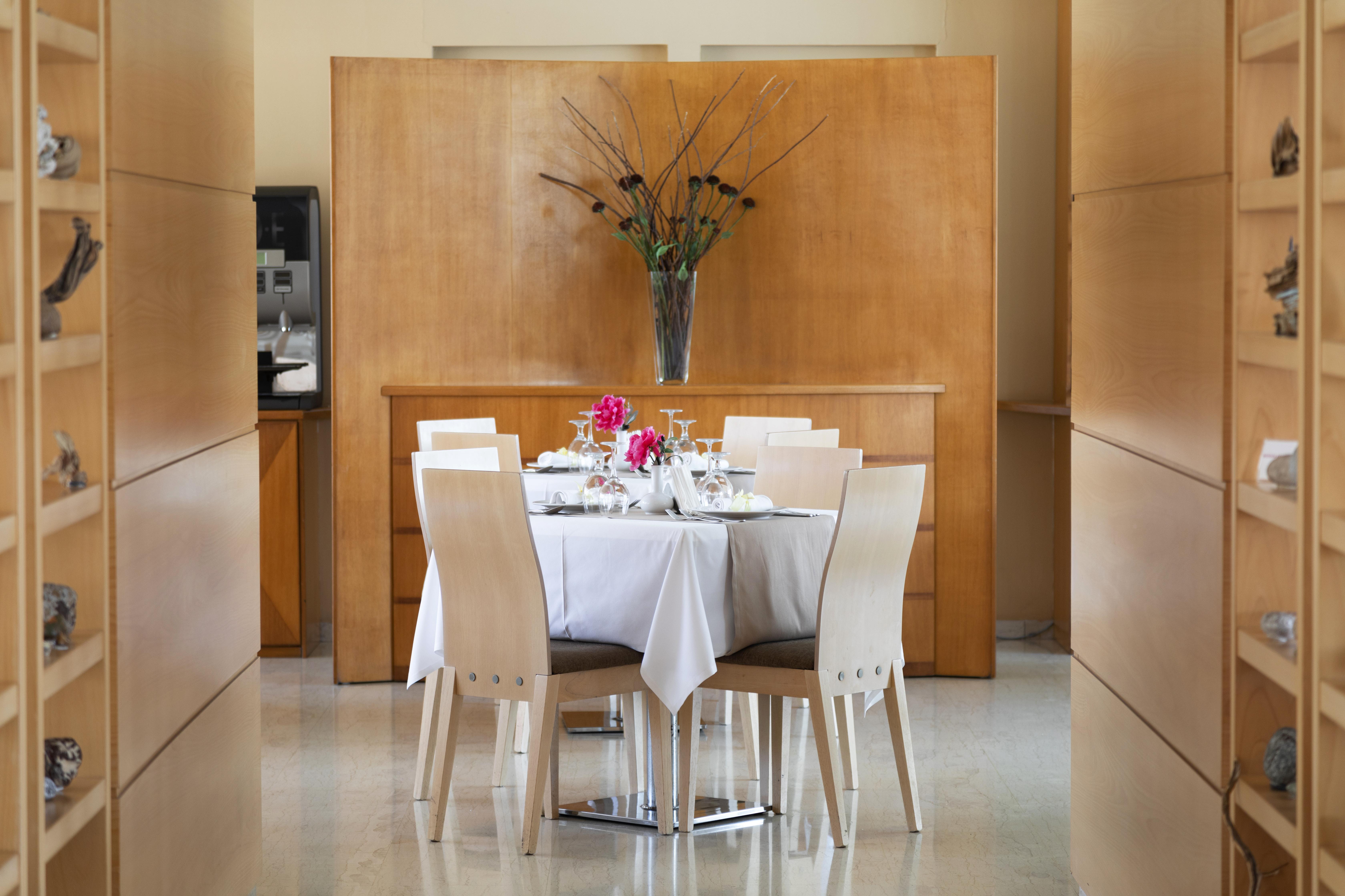 Athineon Hotel Rhodes City Екстериор снимка