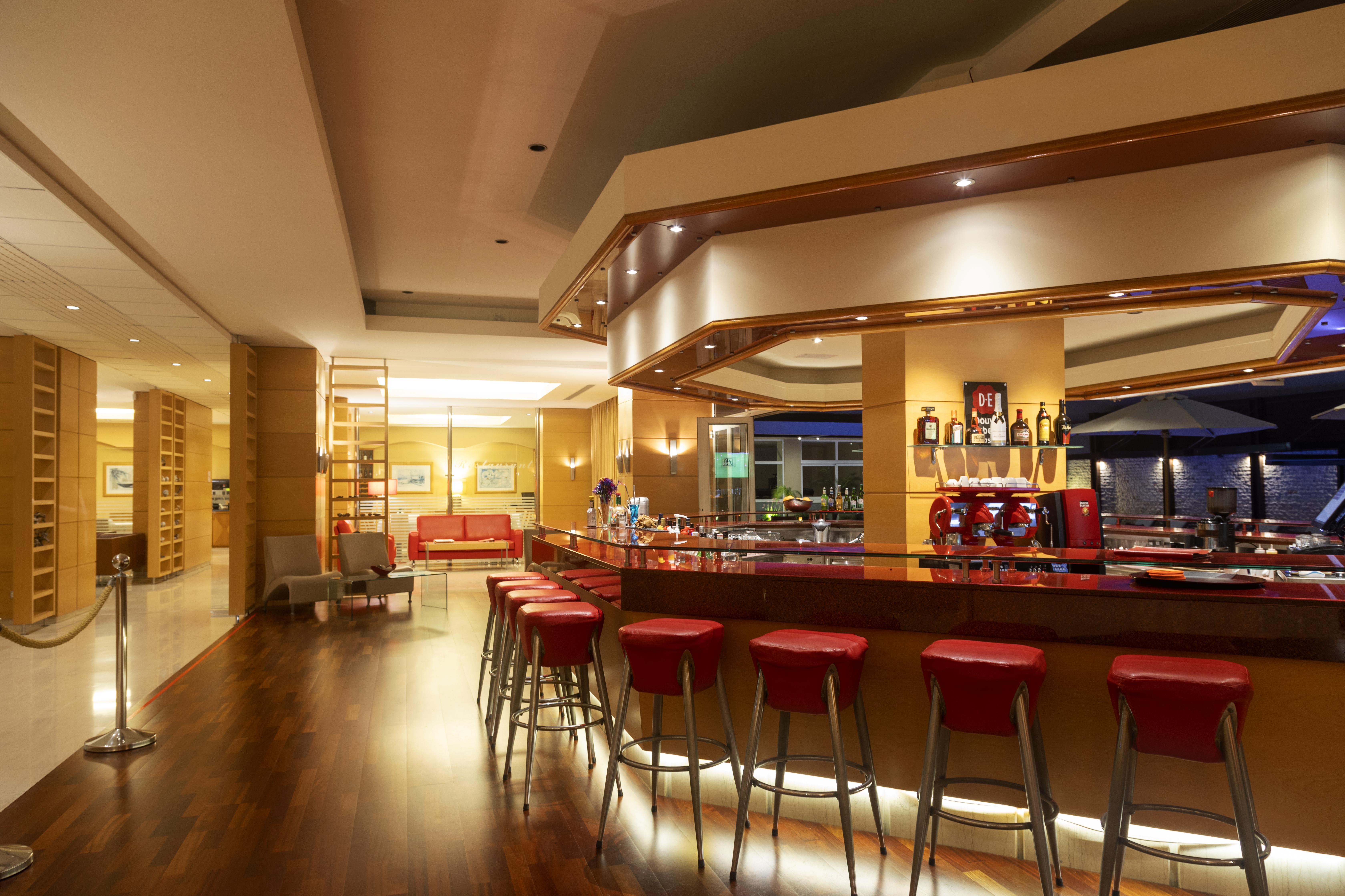 Athineon Hotel Rhodes City Екстериор снимка